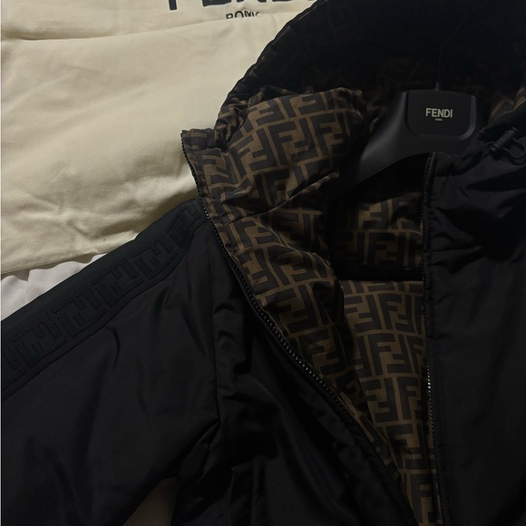 Fendi crop reversible puffer jacket - Picture 6 of 6
